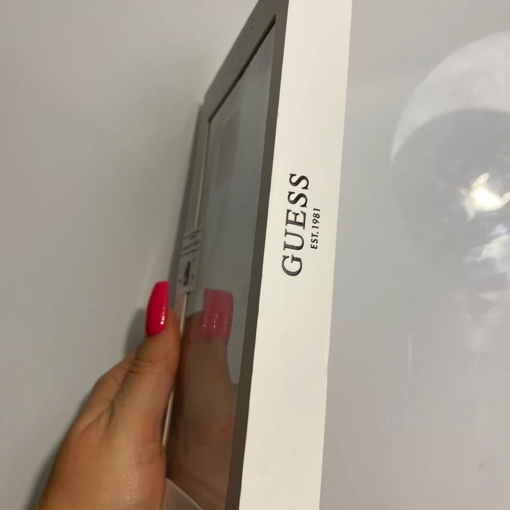 Guess iPhone 12 case